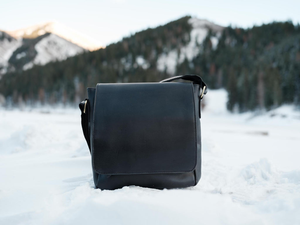 Cordova Messenger – Kodiak Leather