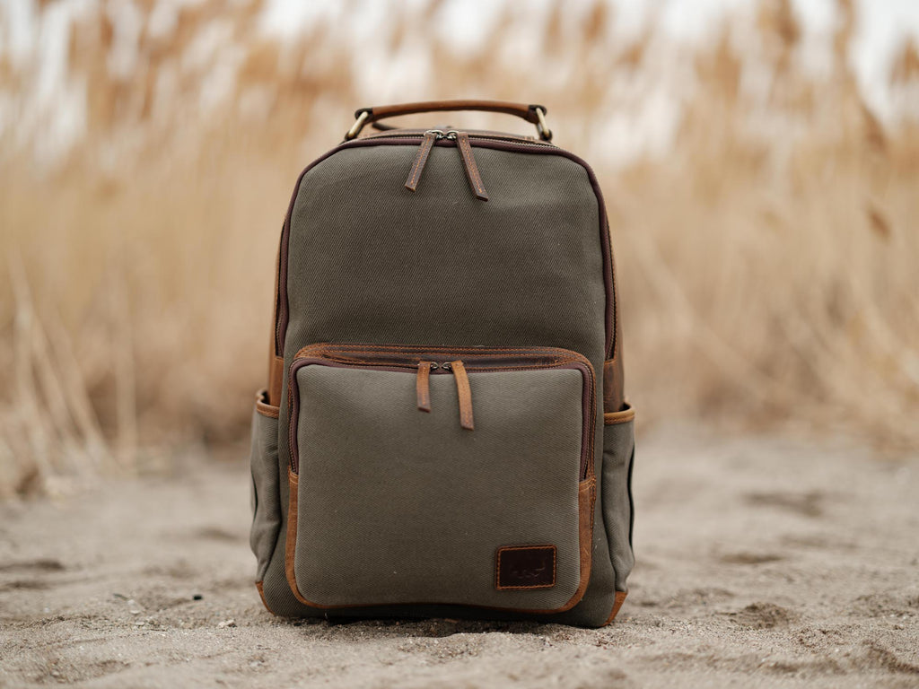 25L Traveler Canvas Backpack Tan 25L Traveler Canvas Backpack Tan