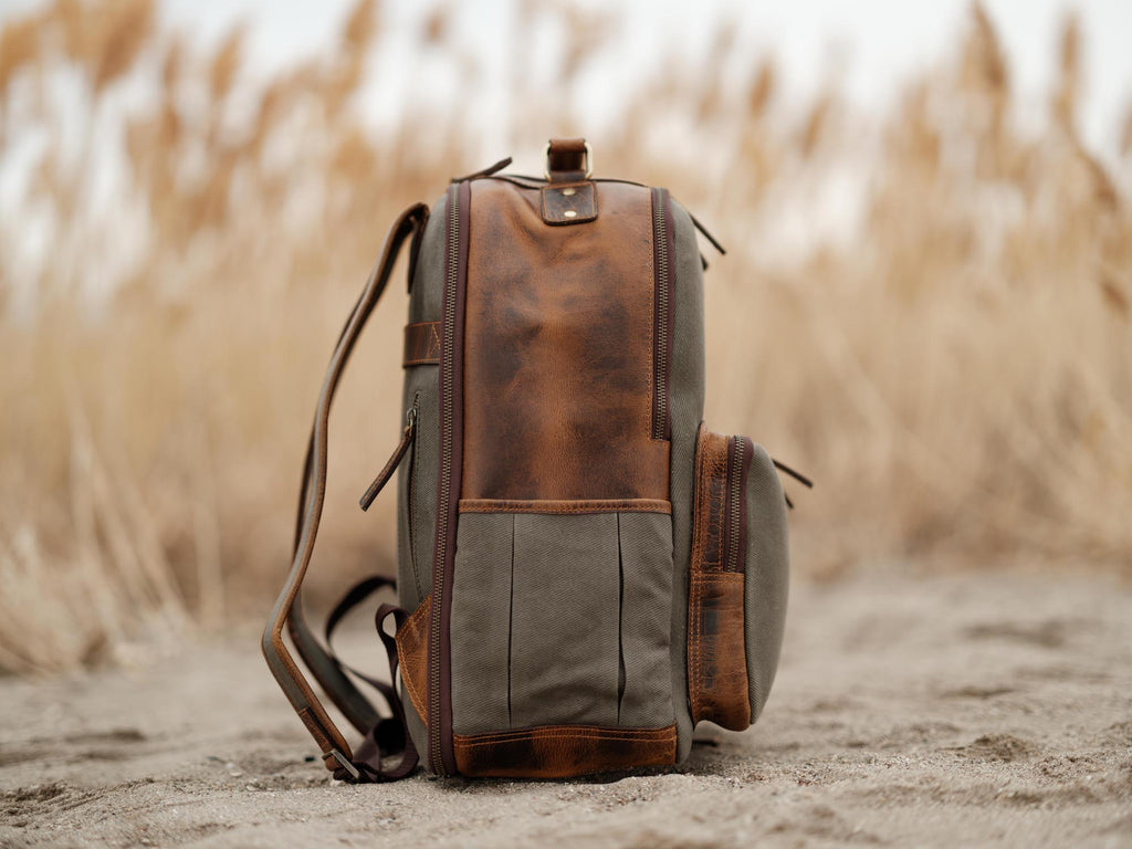 25L Traveler Canvas Backpack Tan 25L Traveler Canvas Backpack Tan